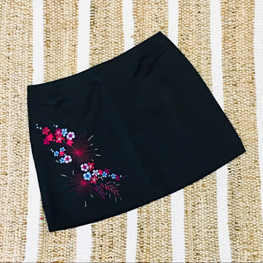 Express mini skirt black preppy workwear trending casual
